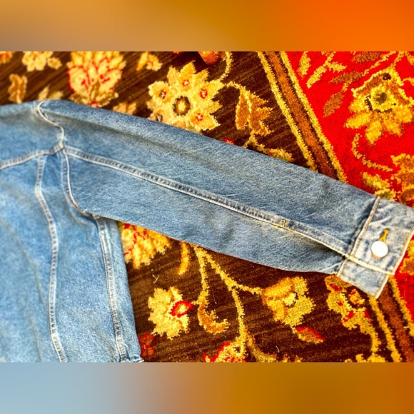 Vintage Levi’s Blue Jean Denim Trucker Jacket w/silver buttons • size Small - Picture 14 of 16